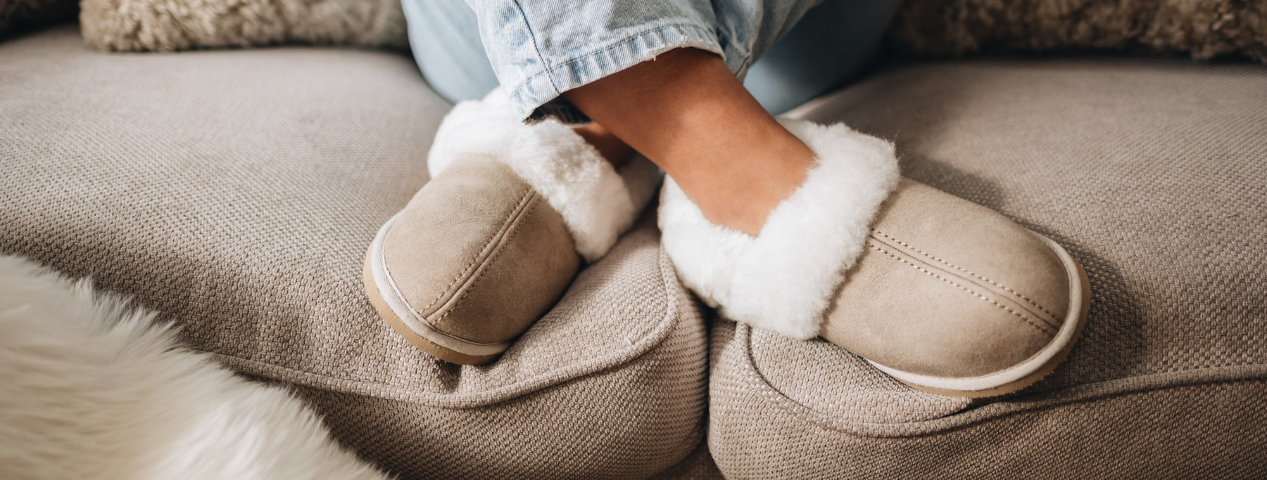 Is Sheepskin Warm? Explore the science behind the material with us!